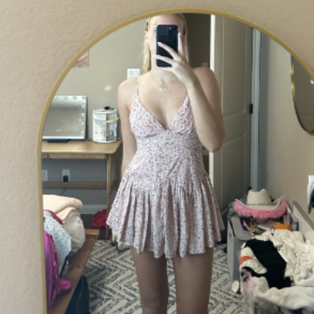 HELLO MOLLY FLORAL ROMPER